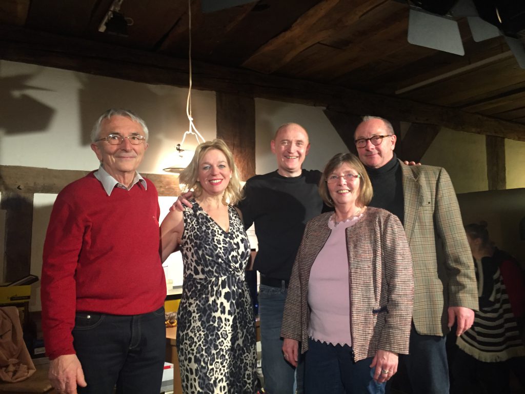 Unser Vorstand mit der Theatergruppe LaFiBo nach ihrer gelungenen Vorstellung im Januar